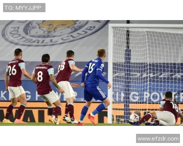 蒋光太英勇封堵关键射门助力球队逆转局势展现顽强拼搏精神