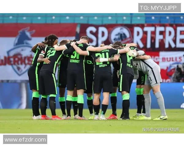 德甲争霸赛激烈进行，火爆对决引无数球迷狂热支持